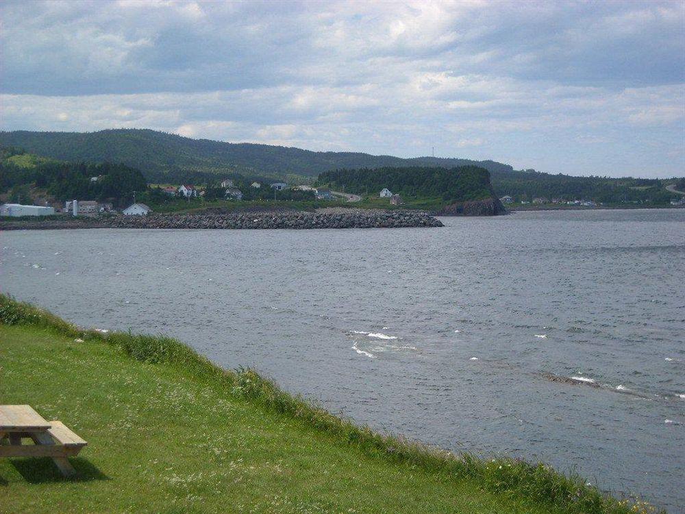 Motel le Noroît L'Anse-au-Griffon Extérieur photo
