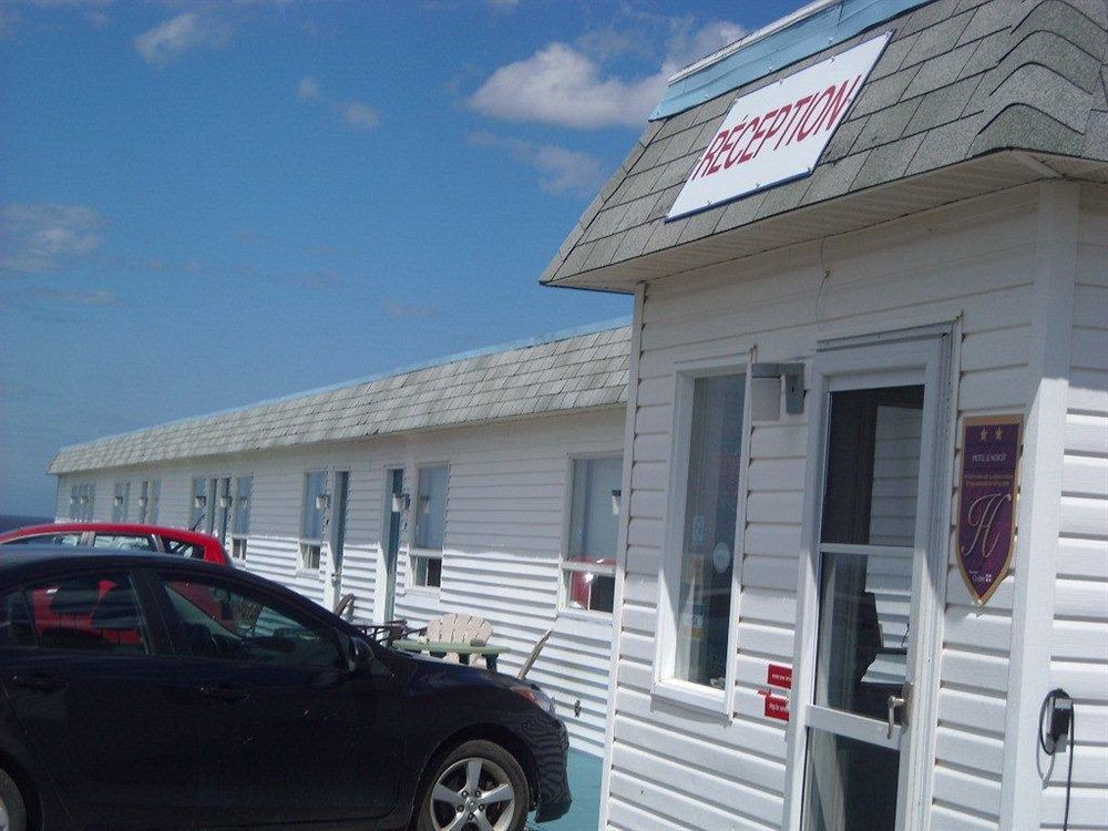 Motel le Noroît L'Anse-au-Griffon Extérieur photo