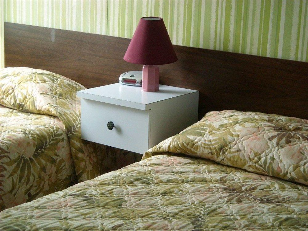 Motel le Noroît L'Anse-au-Griffon Extérieur photo