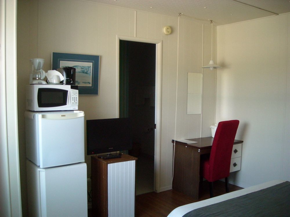 Motel le Noroît L'Anse-au-Griffon Extérieur photo
