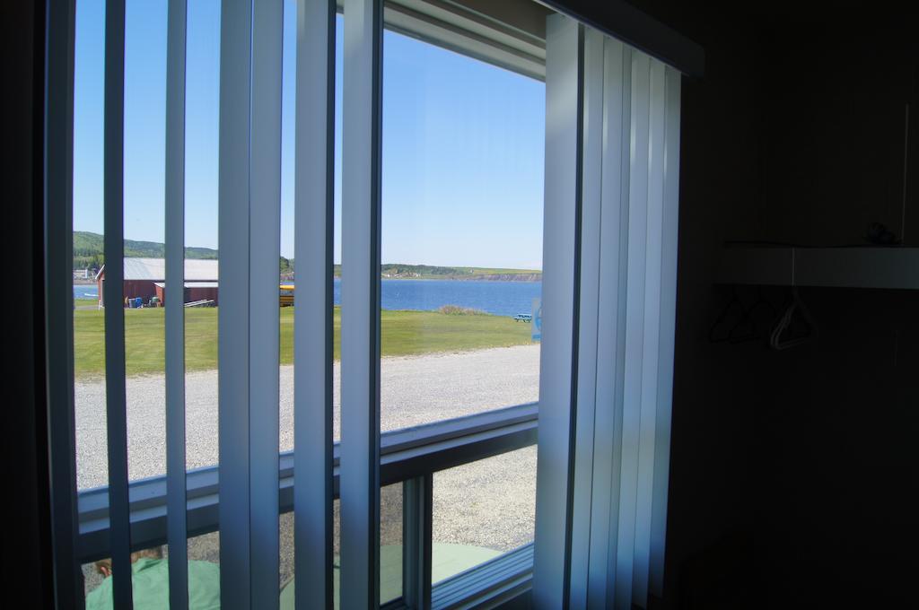 Motel le Noroît L'Anse-au-Griffon Extérieur photo