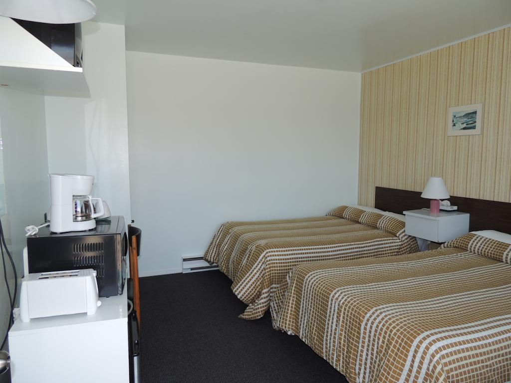 Motel le Noroît L'Anse-au-Griffon Extérieur photo